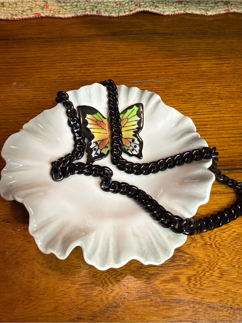 Men’s black Cuban chain necklace